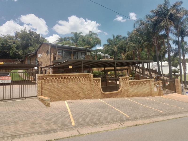 11 Bedroom Property for Sale in Helderkruin Gauteng
