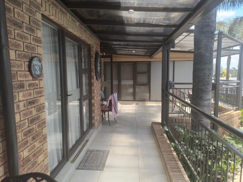 11 Bedroom Property for Sale in Helderkruin Gauteng