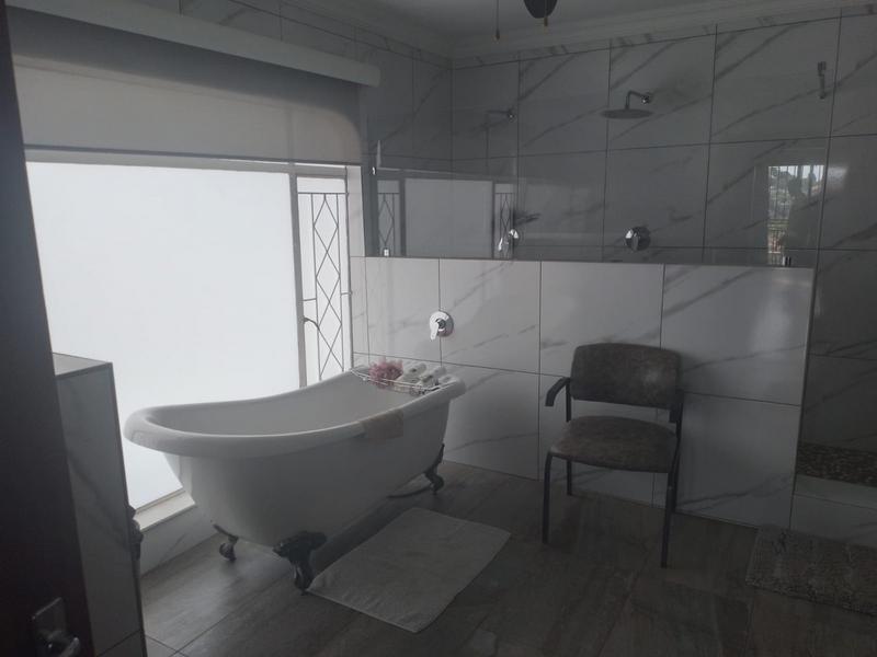 11 Bedroom Property for Sale in Helderkruin Gauteng