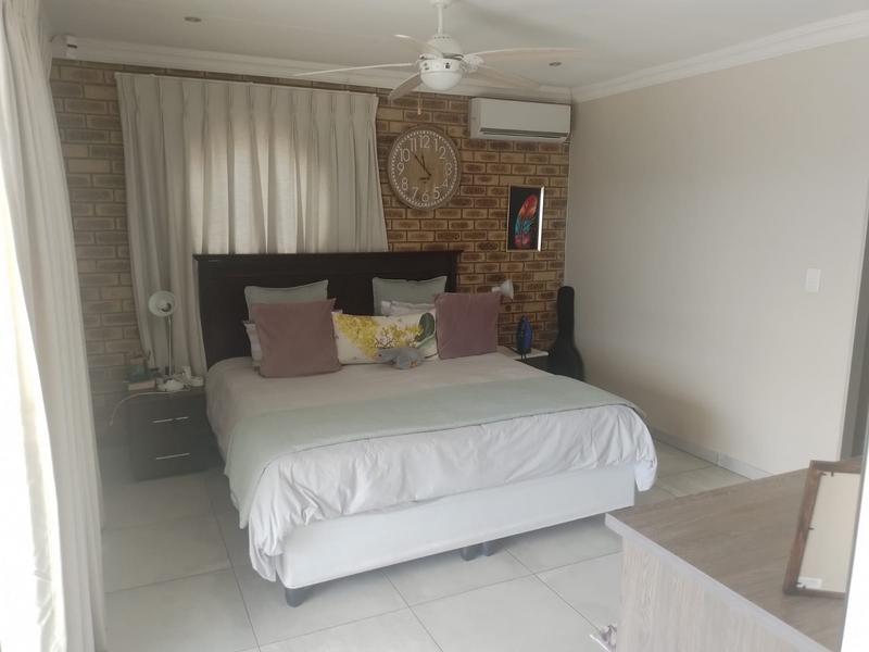 11 Bedroom Property for Sale in Helderkruin Gauteng