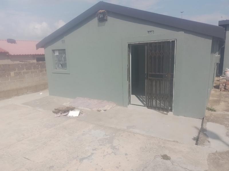 2 Bedroom Property for Sale in Zondi Gauteng