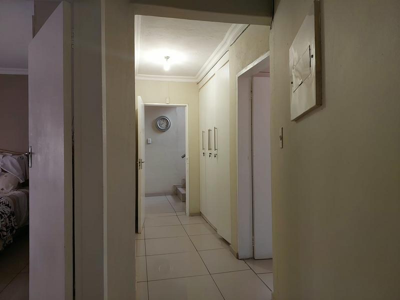 7 Bedroom Property for Sale in Amandasig Gauteng