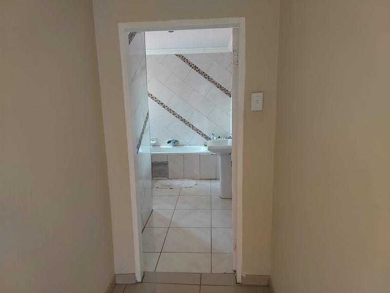 7 Bedroom Property for Sale in Amandasig Gauteng