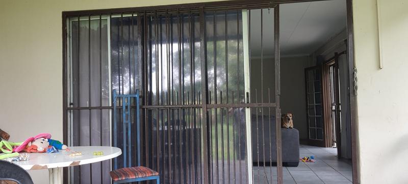 7 Bedroom Property for Sale in Lusthof Gauteng