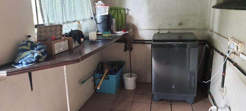 7 Bedroom Property for Sale in Lusthof Gauteng