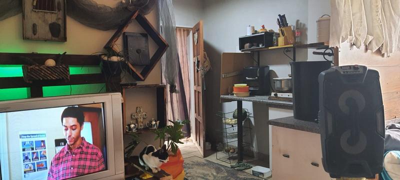 7 Bedroom Property for Sale in Lusthof Gauteng