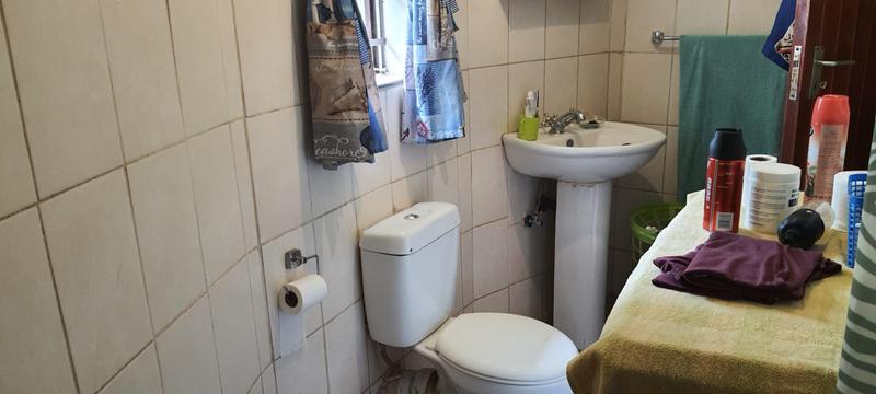 7 Bedroom Property for Sale in Lusthof Gauteng