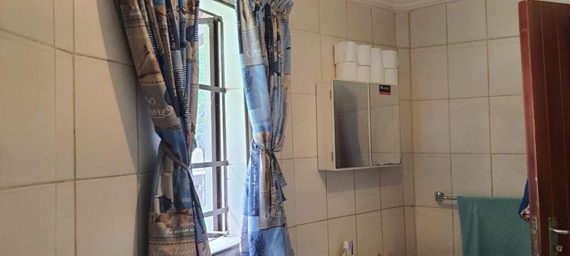 7 Bedroom Property for Sale in Lusthof Gauteng