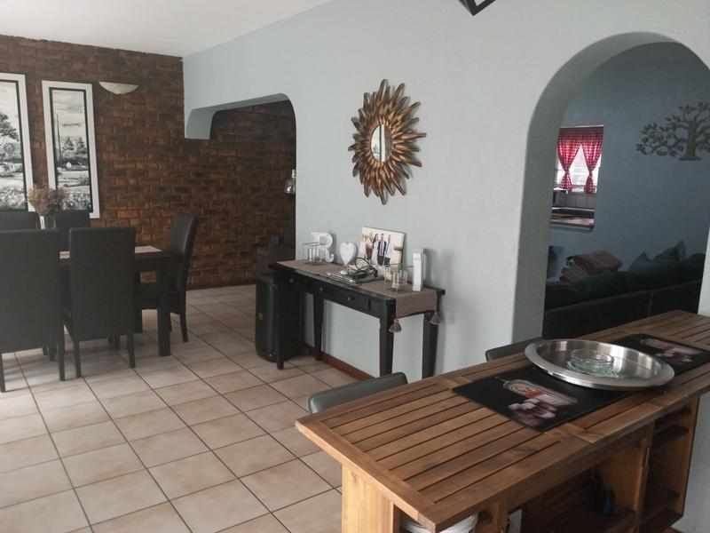 3 Bedroom Property for Sale in Petersfield Gauteng