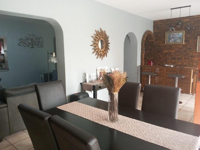 3 Bedroom Property for Sale in Petersfield Gauteng