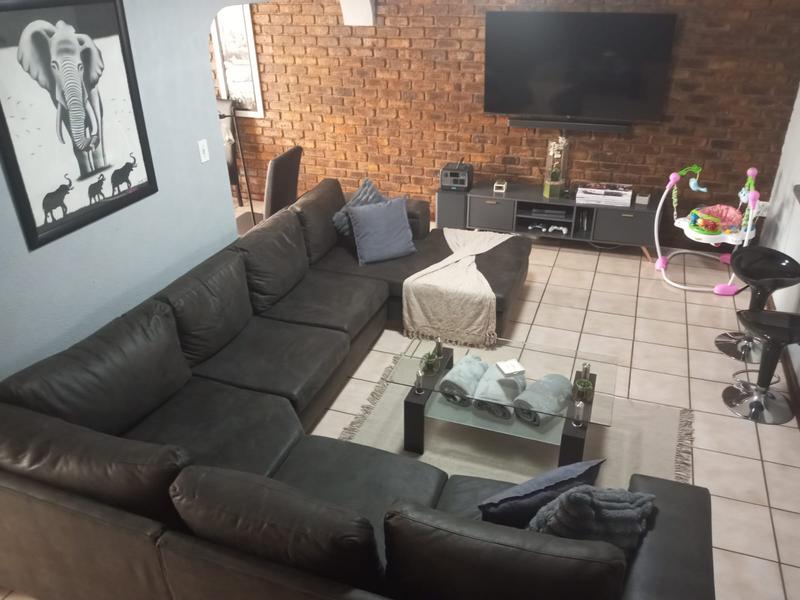 3 Bedroom Property for Sale in Petersfield Gauteng