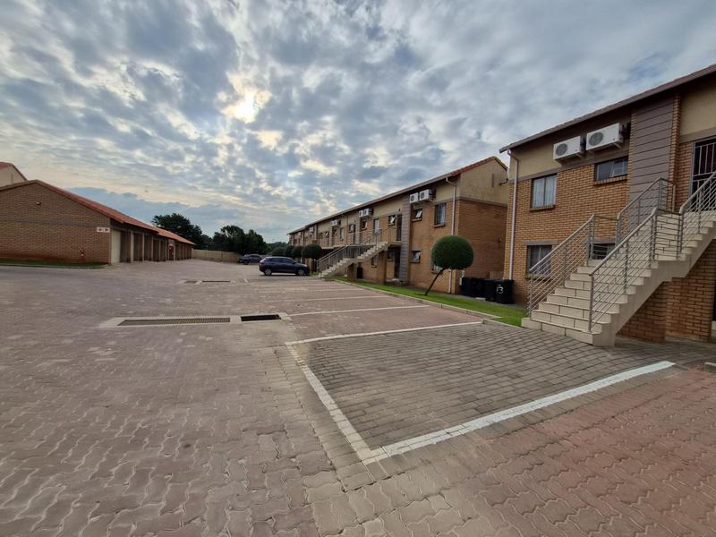 2 Bedroom Property for Sale in Mooikloof Ridge Gauteng