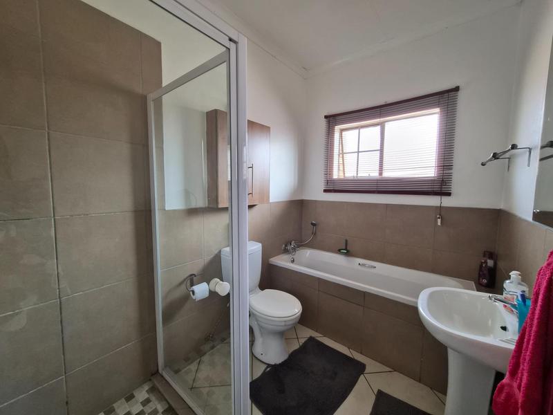 2 Bedroom Property for Sale in Mooikloof Ridge Gauteng