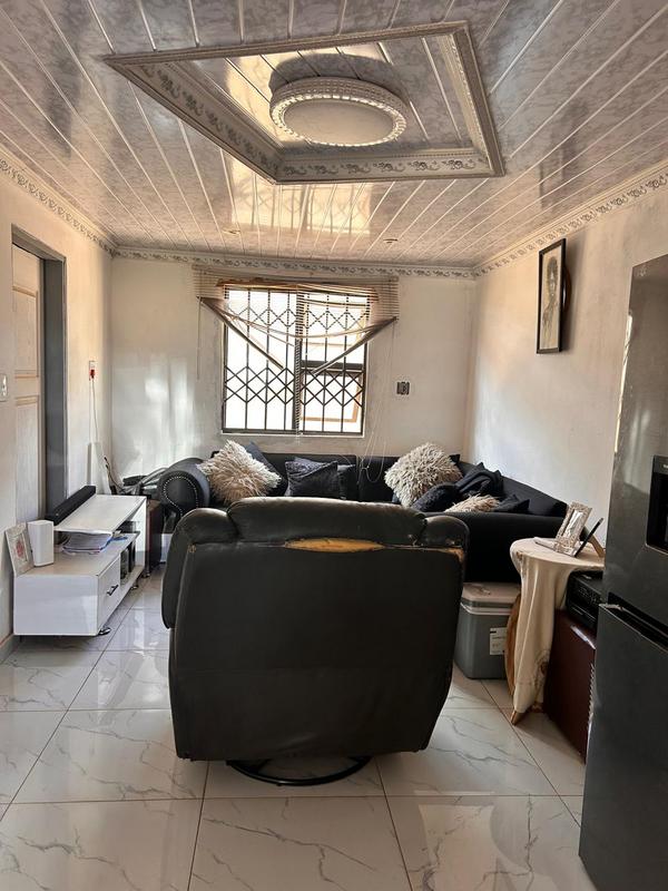 1 Bedroom Property for Sale in Protea Glen Gauteng