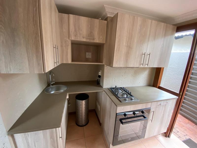 To Let 1 Bedroom Property for Rent in Bedfordview Gauteng