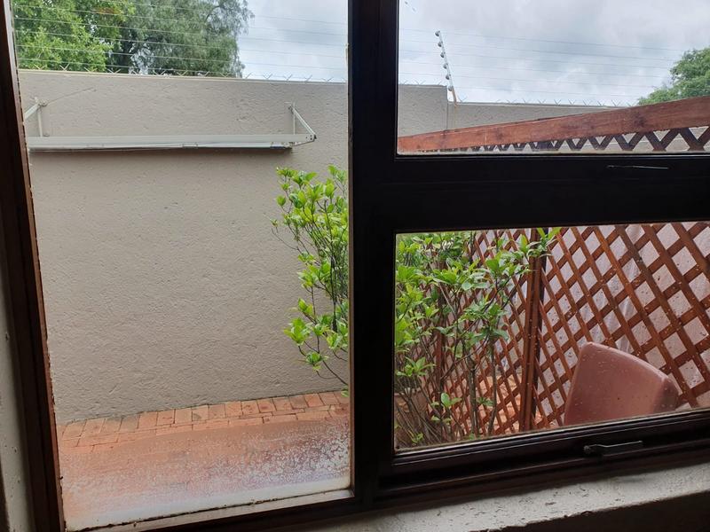 To Let 1 Bedroom Property for Rent in Bedfordview Gauteng