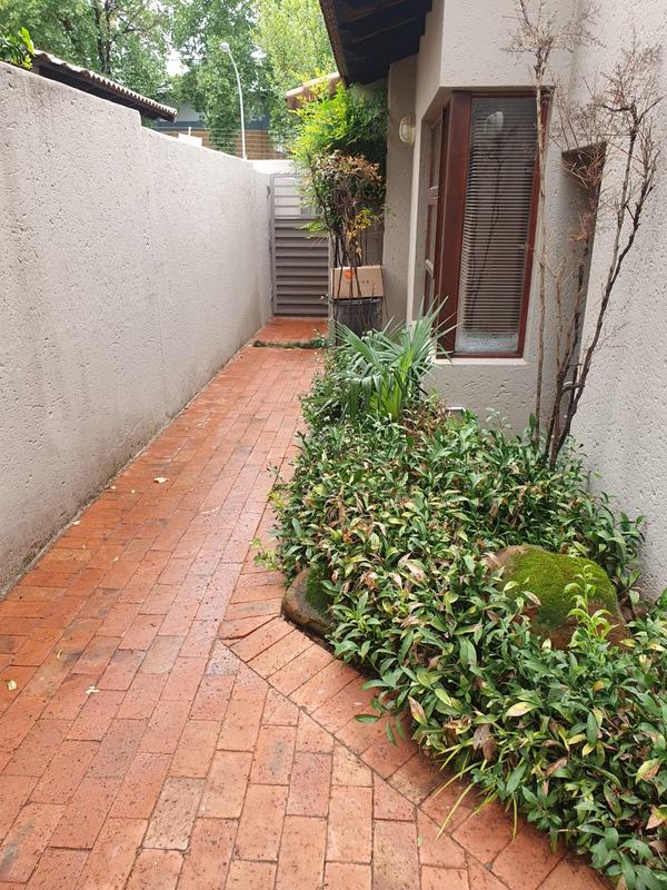 To Let 1 Bedroom Property for Rent in Bedfordview Gauteng