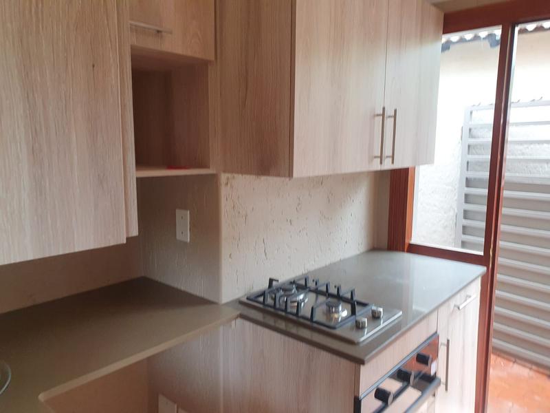 To Let 1 Bedroom Property for Rent in Bedfordview Gauteng