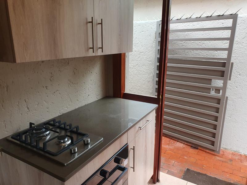 To Let 1 Bedroom Property for Rent in Bedfordview Gauteng