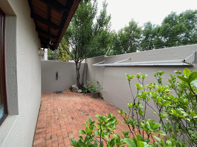 To Let 1 Bedroom Property for Rent in Bedfordview Gauteng