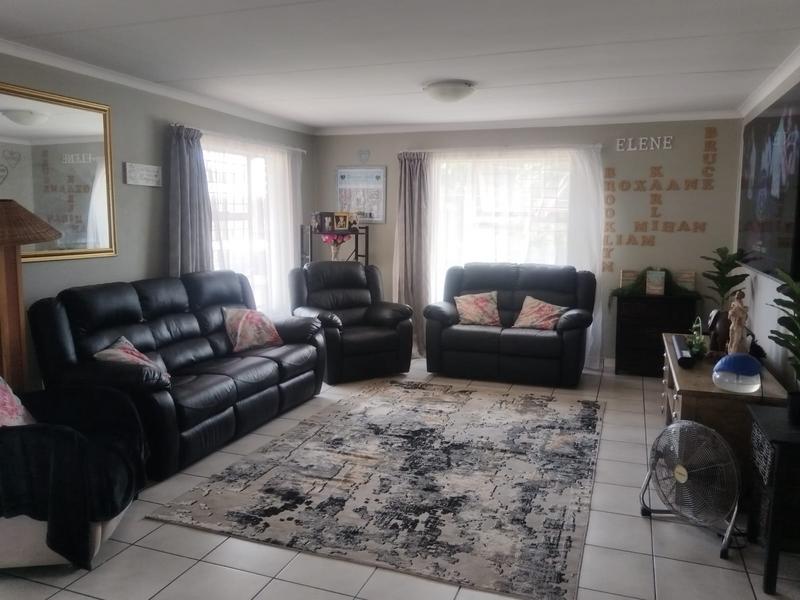 To Let 3 Bedroom Property for Rent in Strubenvale Gauteng