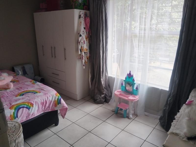 To Let 3 Bedroom Property for Rent in Strubenvale Gauteng