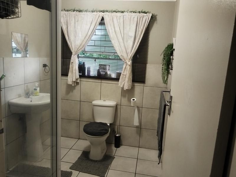 To Let 3 Bedroom Property for Rent in Strubenvale Gauteng