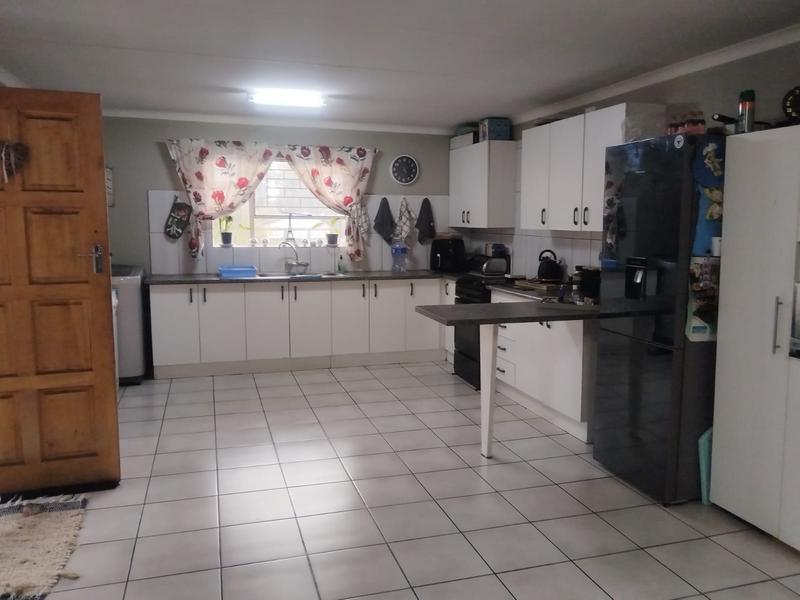 To Let 3 Bedroom Property for Rent in Strubenvale Gauteng