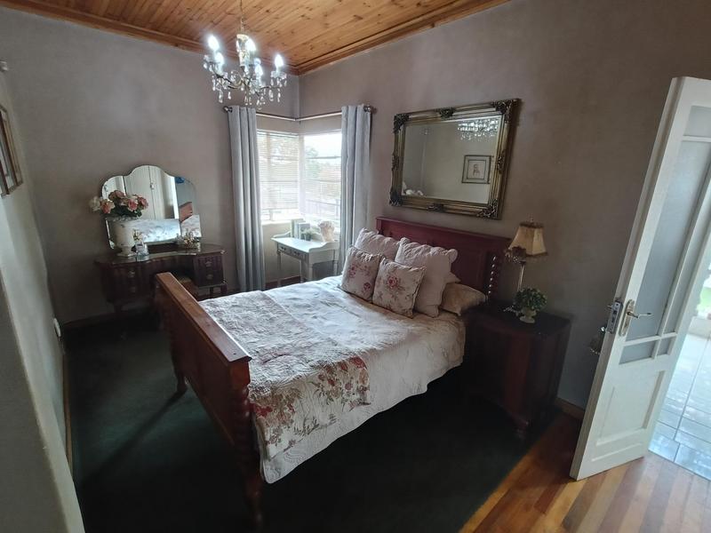 5 Bedroom Property for Sale in Strubenvale Gauteng