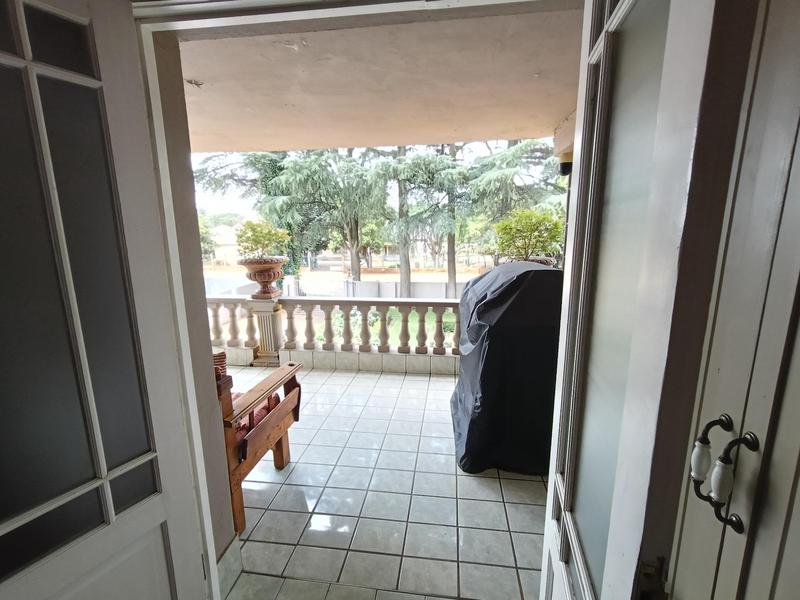 5 Bedroom Property for Sale in Strubenvale Gauteng