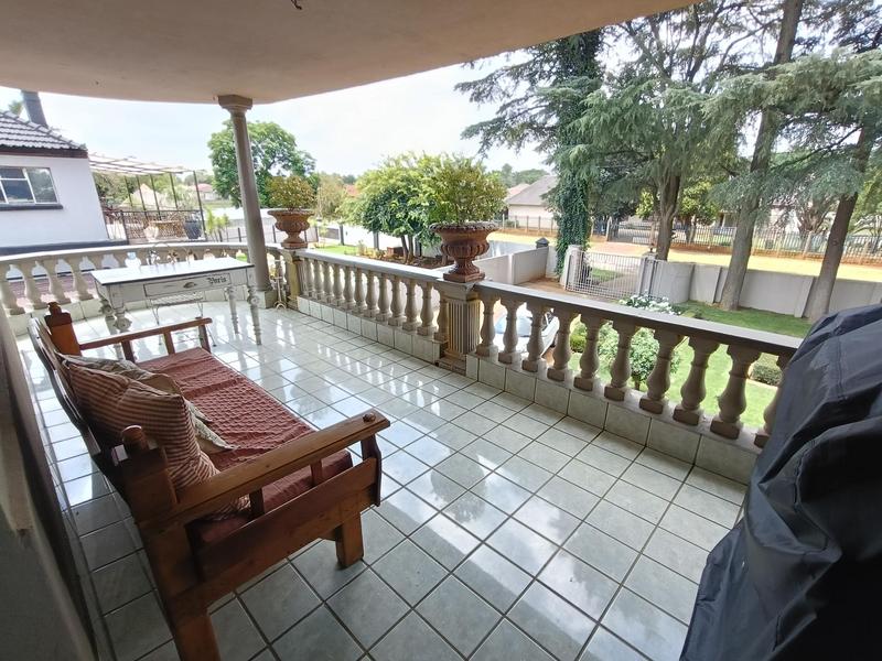 5 Bedroom Property for Sale in Strubenvale Gauteng