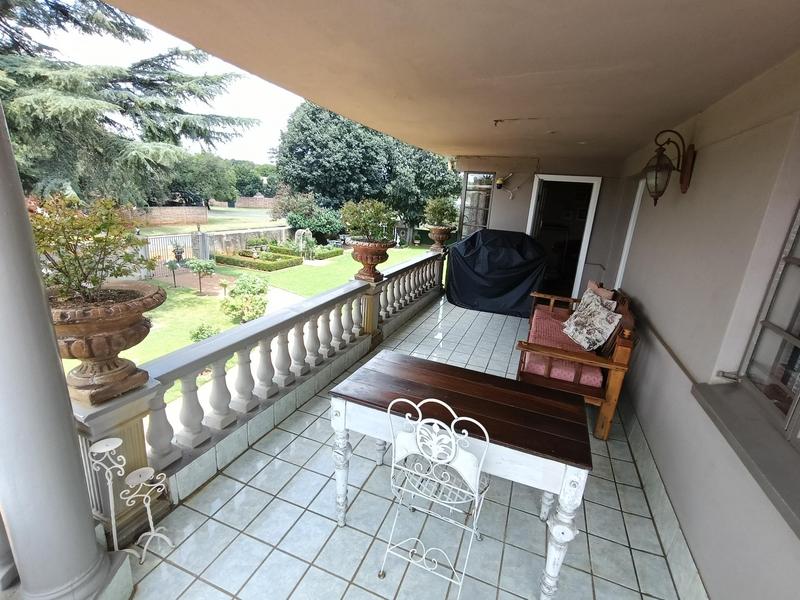 5 Bedroom Property for Sale in Strubenvale Gauteng