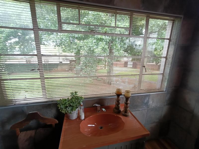 5 Bedroom Property for Sale in Strubenvale Gauteng