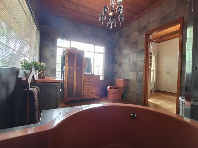 5 Bedroom Property for Sale in Strubenvale Gauteng