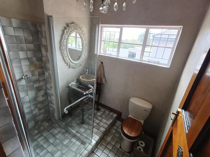 5 Bedroom Property for Sale in Strubenvale Gauteng
