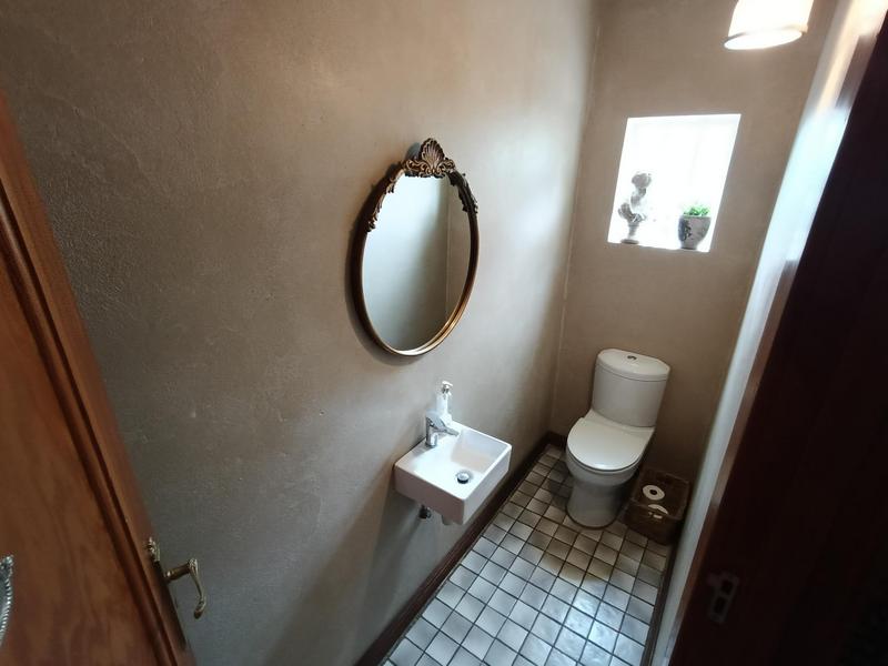 5 Bedroom Property for Sale in Strubenvale Gauteng