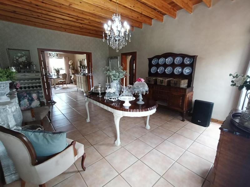 5 Bedroom Property for Sale in Strubenvale Gauteng