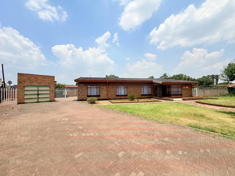 4 Bedroom Property for Sale in Vanderbijlpark CE 2 Gauteng
