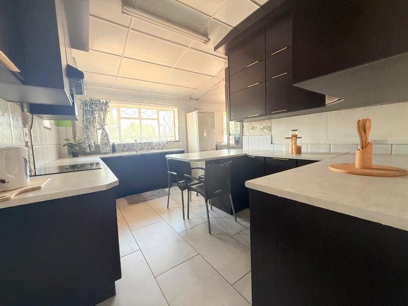 4 Bedroom Property for Sale in Vanderbijlpark CE 2 Gauteng