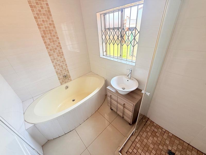 4 Bedroom Property for Sale in Vanderbijlpark CE 2 Gauteng