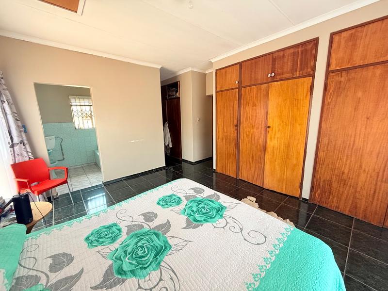 4 Bedroom Property for Sale in Vanderbijlpark CE 2 Gauteng