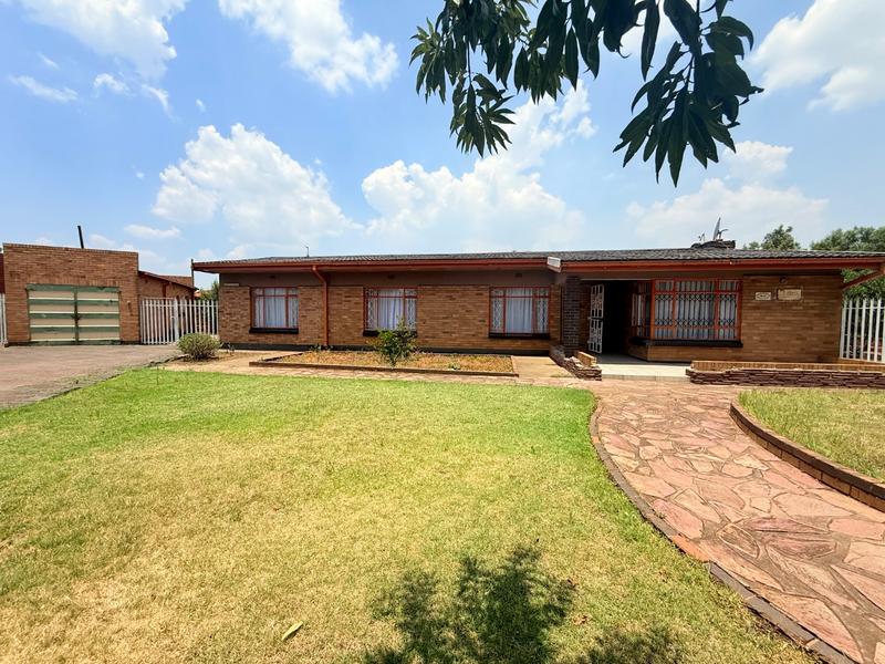 4 Bedroom Property for Sale in Vanderbijlpark CE 2 Gauteng