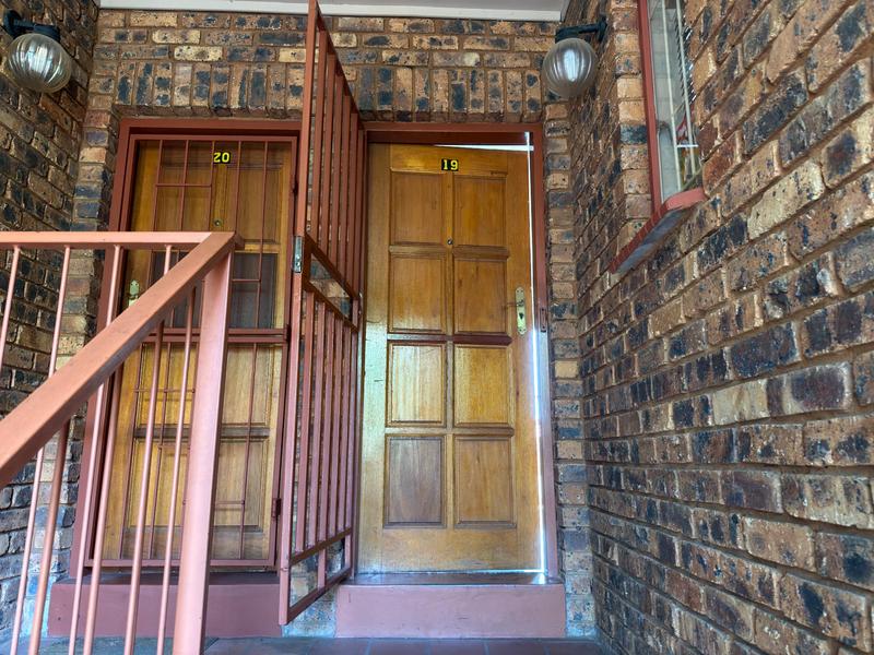 2 Bedroom Property for Sale in Die Hoewes Gauteng