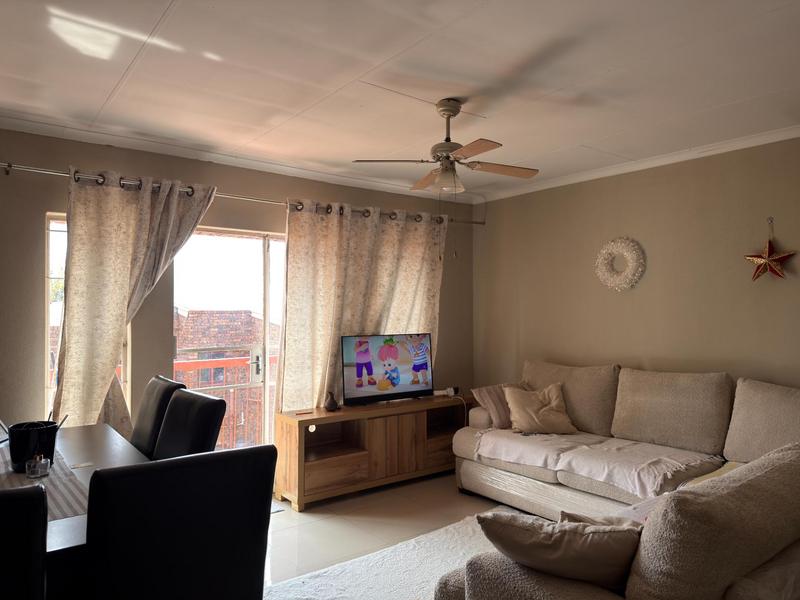2 Bedroom Property for Sale in Die Hoewes Gauteng