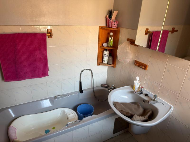 2 Bedroom Property for Sale in Die Hoewes Gauteng