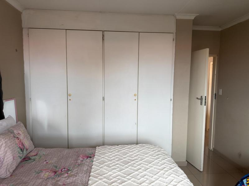 2 Bedroom Property for Sale in Die Hoewes Gauteng