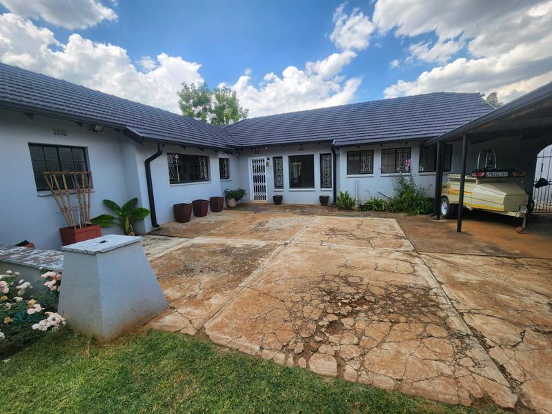 To Let 3 Bedroom Property for Rent in Blairgowrie Gauteng