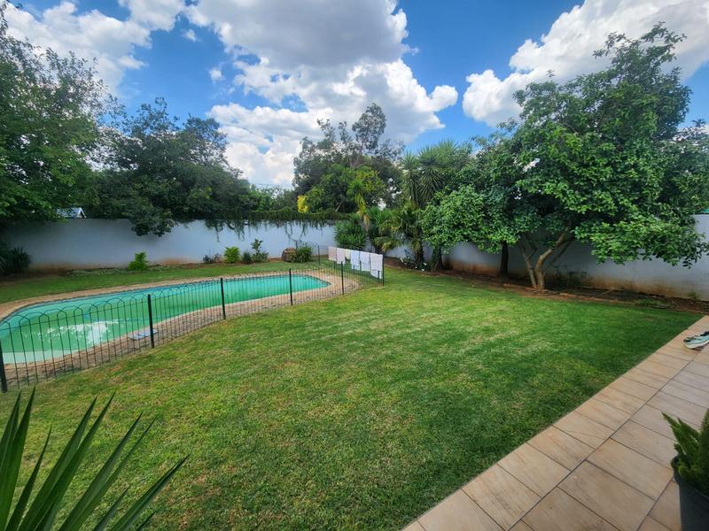 To Let 3 Bedroom Property for Rent in Blairgowrie Gauteng
