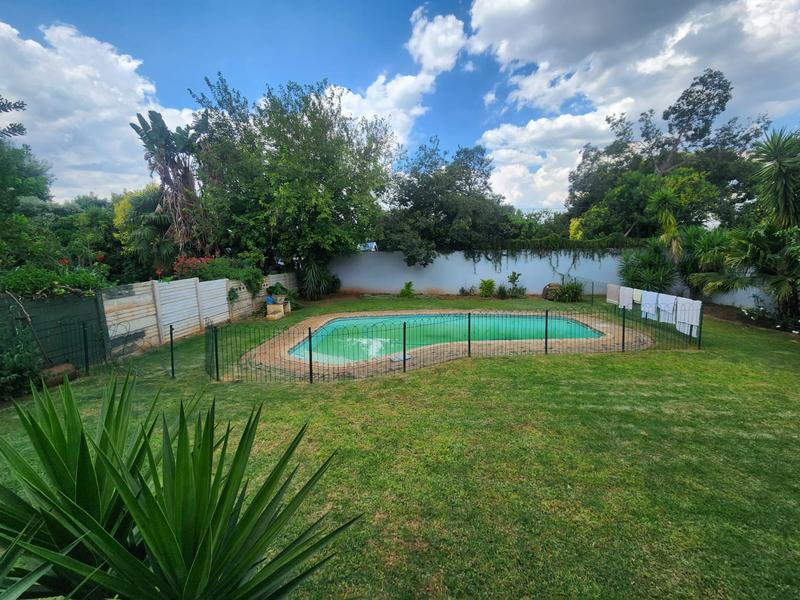 To Let 3 Bedroom Property for Rent in Blairgowrie Gauteng