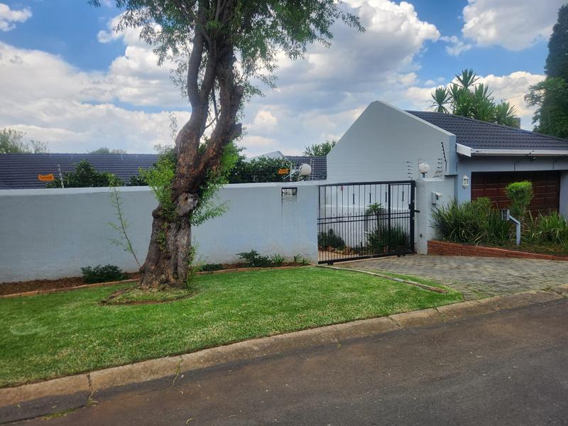 To Let 3 Bedroom Property for Rent in Blairgowrie Gauteng